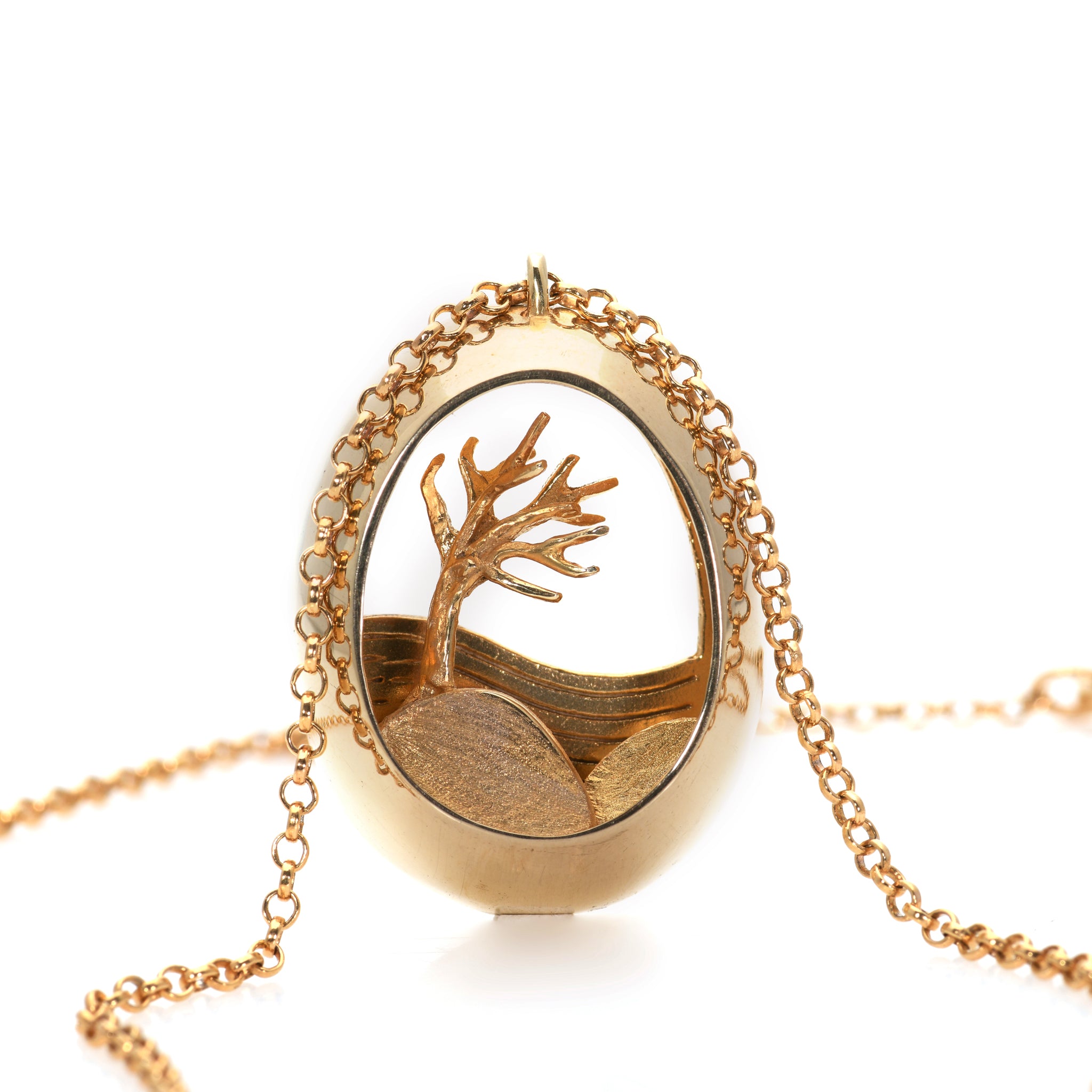 תליון ״האי״