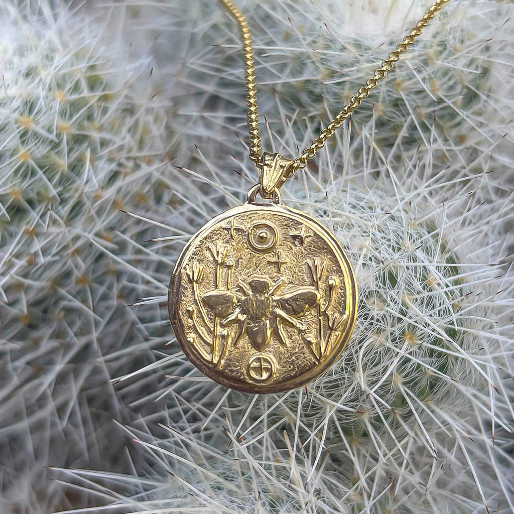 תליון דבורה – סדרת הטוטם